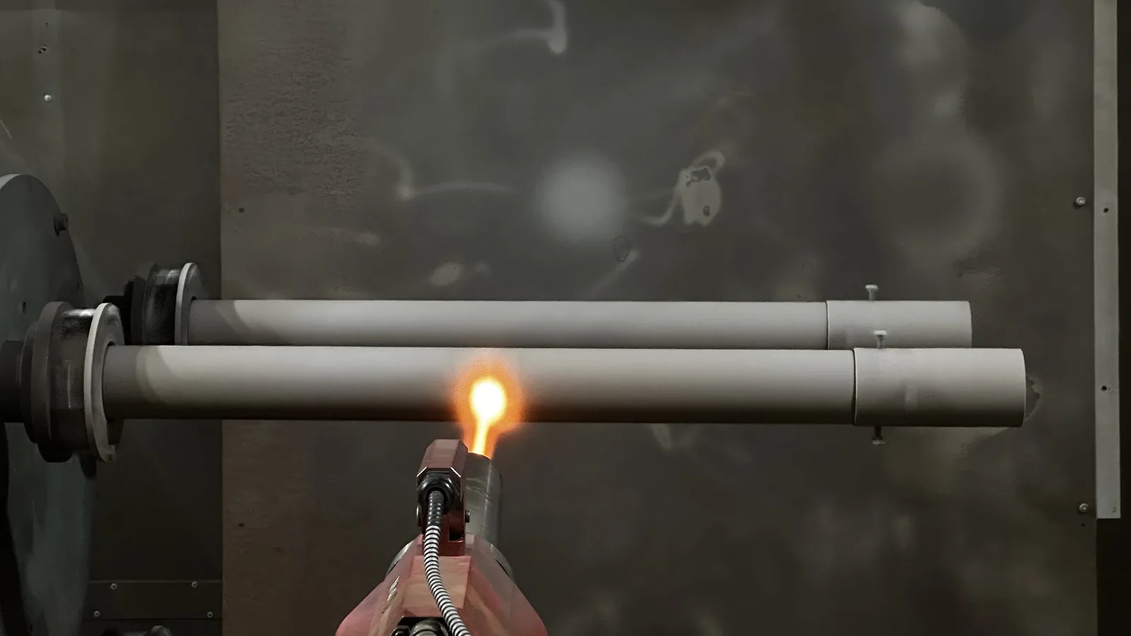 HVAF coating two tubes on the spray lathe