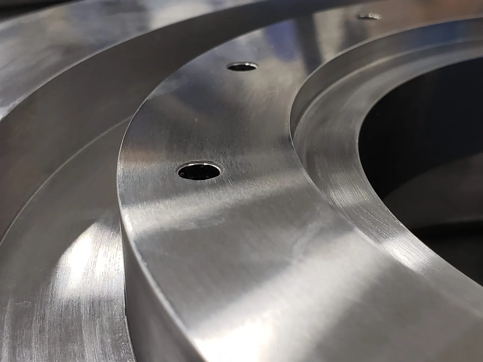 Tungsten carbide coating after circumferential grinding
